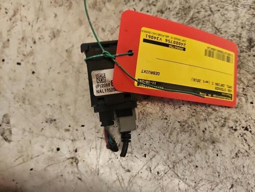 USB stekker van een Opel Zafira C, Auto-onderdelen, Elektronica en Kabels, Opel, Gebruikt, 3 maanden garantie, Ophalen of Verzenden