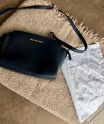 Michael Kors Selma Messenger crossbody handtas donkerblauw, Handtassen en Accessoires, Tassen | Damestassen, Ophalen of Verzenden