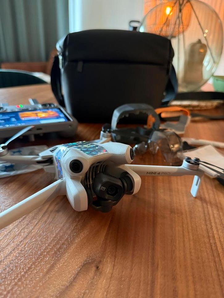 Dji mini 4 - fly more combo + accessoires, TV, Hi-fi & Vidéo, Drones, Comme neuf, Enlèvement ou Envoi