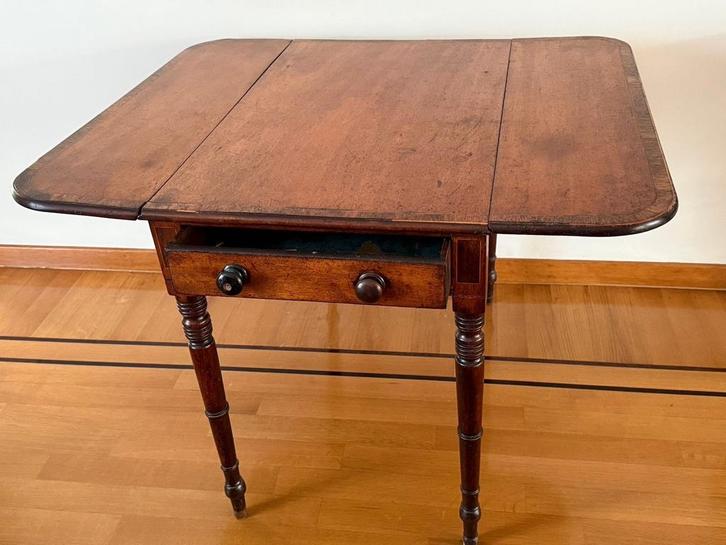 Antieke Engelse Pembroketafel, sidetable, wandtafeltje, Huis en Inrichting, Tafels | Bijzettafels, Ophalen