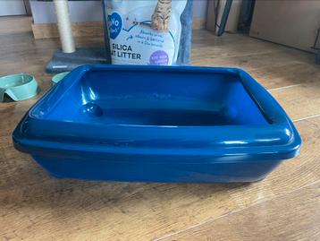 Kattenbak + vulling beschikbaar voor biedingen
