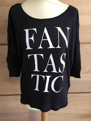 T-shirt ONLY essentials beschikbaar voor biedingen