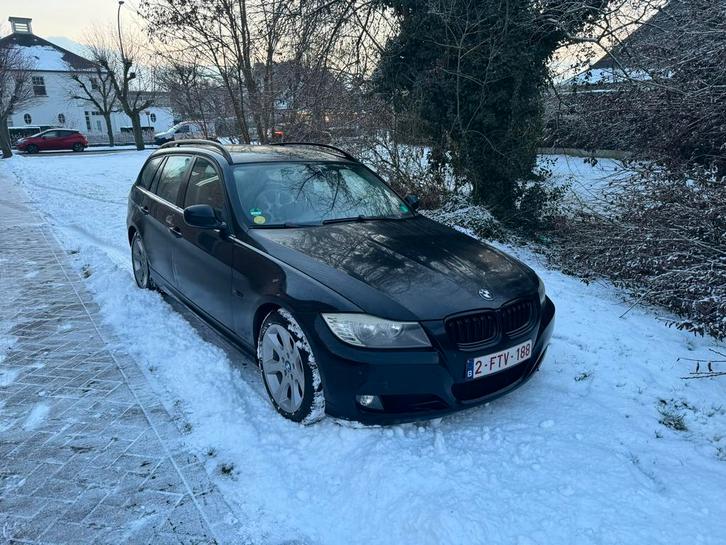 BMW 318d E91 2008 - Carplay/Navi/Trekhaak/PDC/Digi Dash/EUR5, Auto's, BMW, Particulier, 3 Reeks, ABS, Airbags, Airconditioning