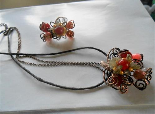 Prachtige bloemenset: halsketting + ring, Handtassen en Accessoires, Kettingen, Nieuw, Ophalen of Verzenden