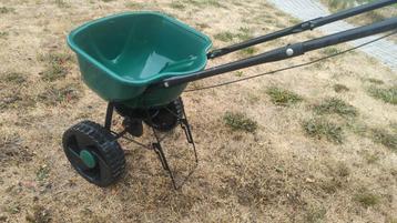strooiwagen Powerplus 15 liter beschikbaar voor biedingen