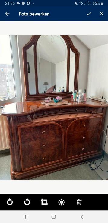 Slaapkamer volledig  beschikbaar voor biedingen