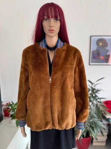 Beautiful soft fur bomber jacket (size S/M) new beschikbaar voor biedingen