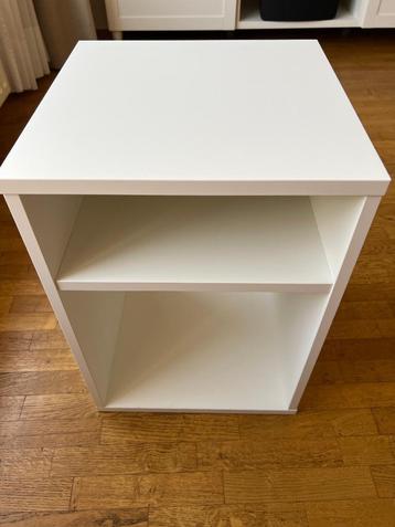 VIHALS Table de chevet, blanc, 37x37 cm beschikbaar voor biedingen