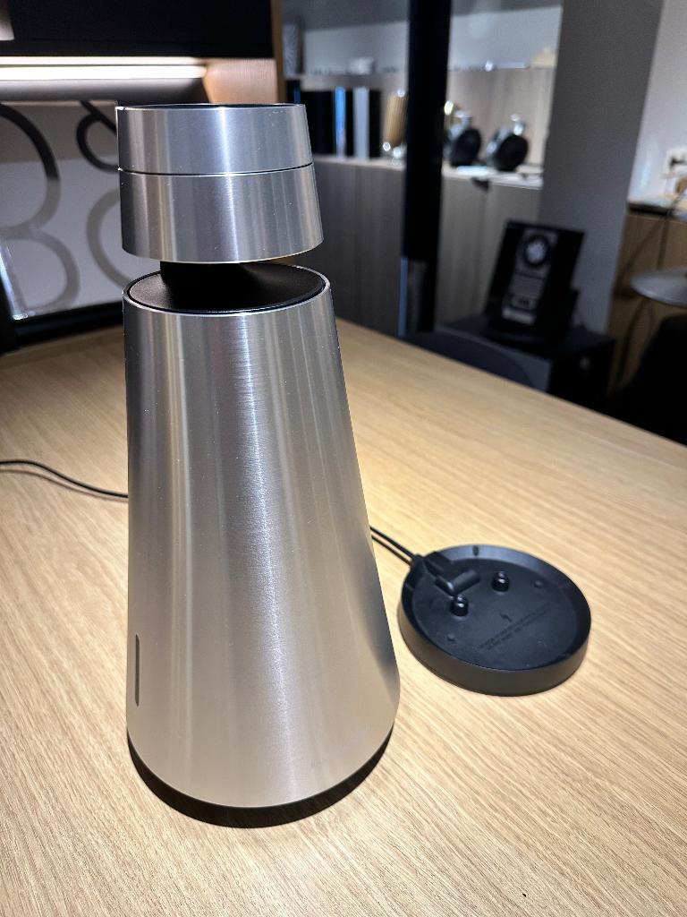 Bang & Olufsen Beosound 1 Alu GVA met charging dock - B&O, TV, Hi-fi & Vidéo, Enceintes, Comme neuf, Haut-parleurs Frontaux, Arrière ou Stéréo