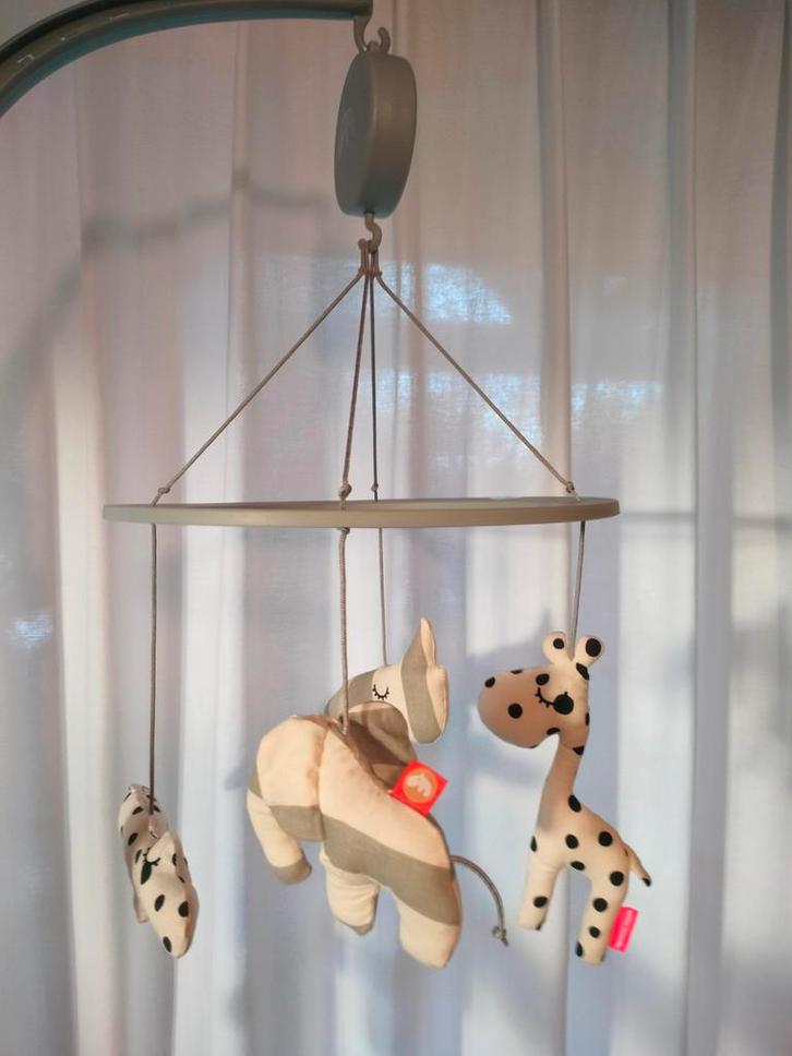 Done by deer muziek mobiel, Kinderen en Baby's, Kinderkamer | Inrichting en Decoratie, Spiegel, Ophalen
