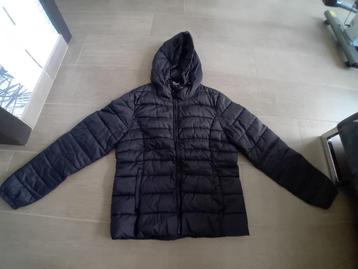 veste de mi-saison noire beschikbaar voor biedingen