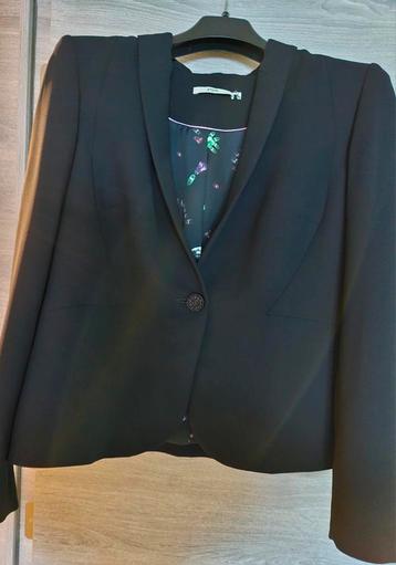 Damesblazer  beschikbaar voor biedingen