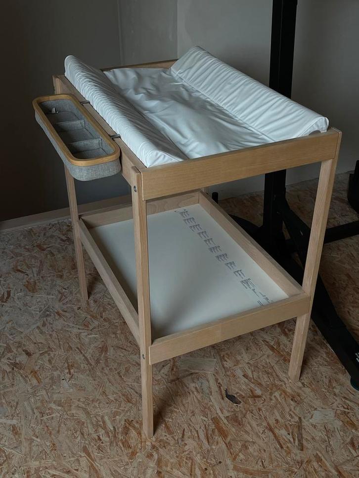 Luiertafel + ververskussen + Quax opbergvakje – in topstaat!, Kinderen en Baby's, Kinderkamer | Commodes en Kasten, Zo goed als nieuw