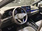 Volkswagen Golf 8.5 eTSI R-Line Moonstone Grey - Fabrieksgar, 1498 cc, 5 deurs, Golf, Zilver of Grijs
