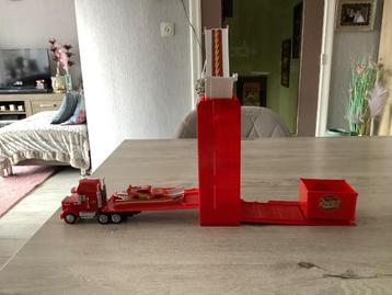 Disney-Pixar Cars Transforming Mack speelset  beschikbaar voor biedingen