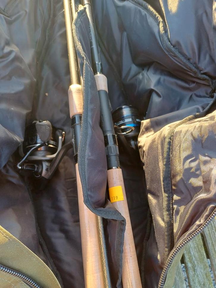 2 werphengels Pro merken 3m60 12ft 2 lbs en 2.5 lns, Watersport en Boten, Hengelsport | Karpervissen, Ophalen