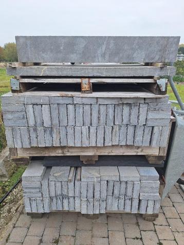 Borduren chinese blauwe steen beschikbaar voor biedingen