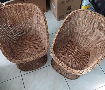 Fauteuil enfant osier disponible aux enchères