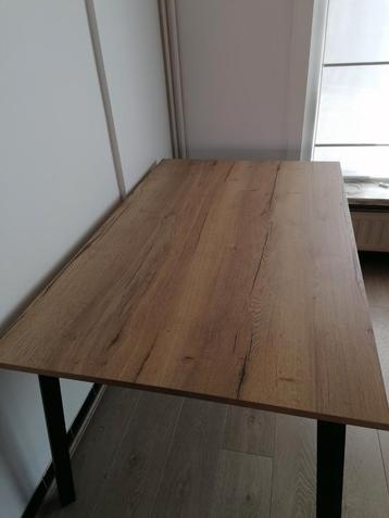 Eetkamertafel 160x100cm  beschikbaar voor biedingen