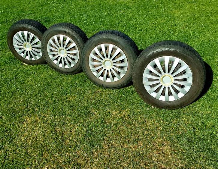 4 pneus hiver Goodyear pour Nissan, Renault ou Dacia, Auto-onderdelen, Banden en Velgen, Banden en Velgen, Winterbanden, 14 inch