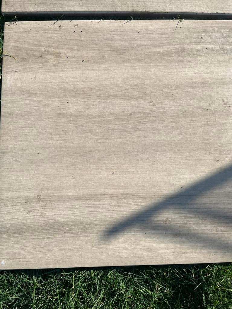 61x61x2 terrastegels 33 m2 antislip licht beige, Doe-het-zelf en Bouw, Tegels, Ophalen, Zo goed als nieuw