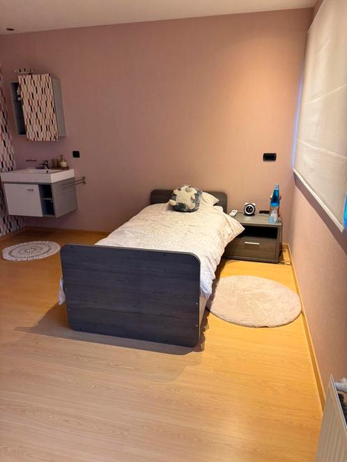 Slaapkamermeubels houtlook – bed, kast, nachtkastje, commode, Huis en Inrichting, Slaapkamer | Complete slaapkamers, Gebruikt