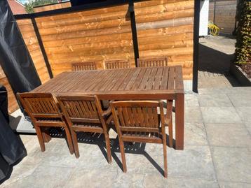 Teak tuinset in goede staat beschikbaar voor biedingen