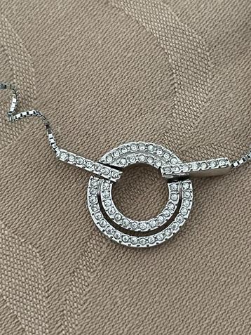 Swarovski collier met een geometrische hanger beschikbaar voor biedingen