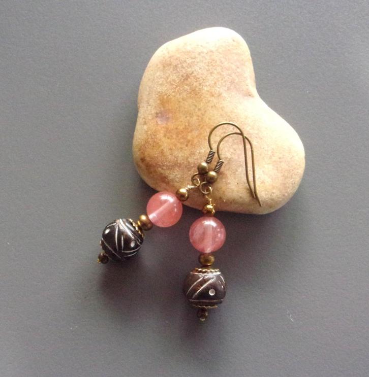 Oorbellen van toermalijn en terracotta uit Senegal, Handtassen en Accessoires, Oorbellen, Nieuw, Hangers, Overige materialen, Roze