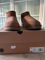 Ugg’s maat 40, Neuf, Beige, Enlèvement, Boots et Botinnes