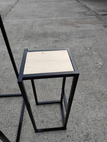 design bartafel en 2 stoelen te koop beschikbaar voor biedingen
