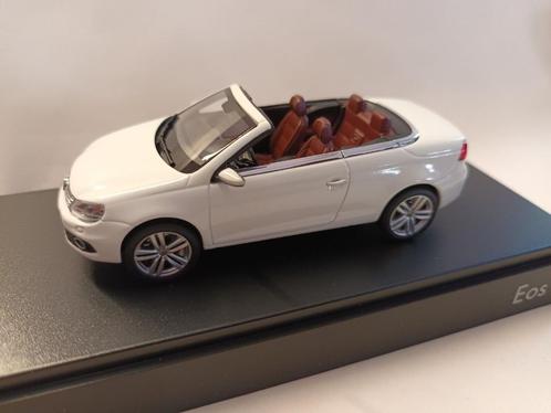 1:43 Kyosho VW Volkswagen Eos 2012 Candy white dealer ed., Hobby & Loisirs créatifs, Voitures miniatures | 1:43, Comme neuf, Voiture
