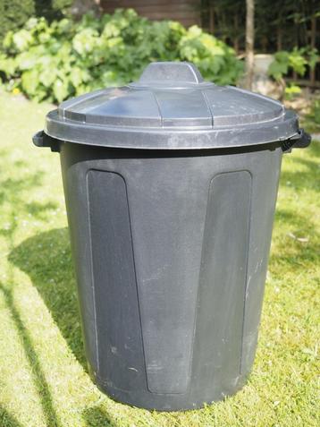 Plastic container en deksel/voederton/vuilbak/afvalbak zwart beschikbaar voor biedingen