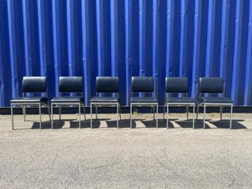Ensemble de 6 chaises conçues par Karl Friedrich Forster, Enlèvement