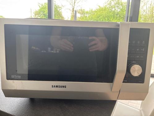 Micro-ondes Samsung, Elektronische apparatuur, Microgolfovens, Gebruikt, Tussenbouw, Microgolfoven, 45 tot 60 cm, Grill, Oven
