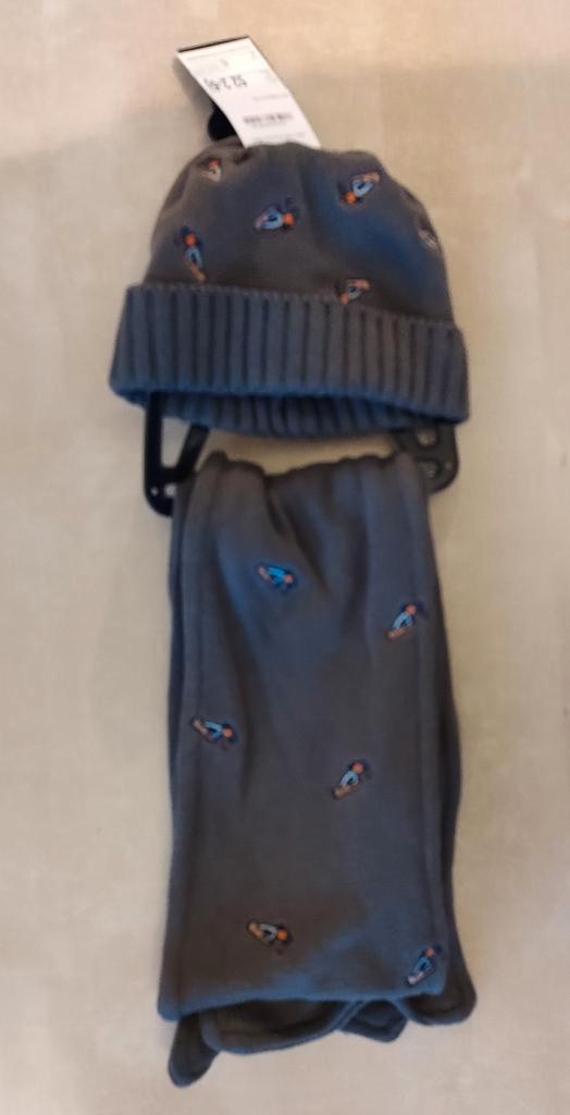 Mooie kakikleurige muts en bijhorende sjaal met snowboarders, Kinderen en Baby's, Kinderkleding | Mutsen, Sjaals en Handschoenen