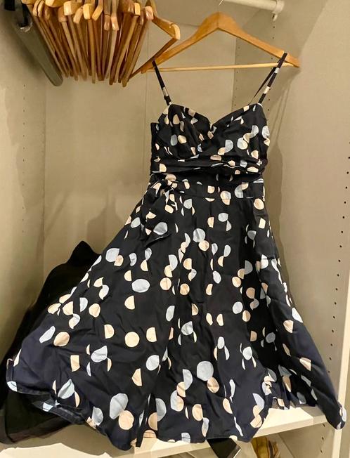 Luchtige en speelse zomerjurk, Kleding | Dames, Jurken, Zo goed als nieuw, Maat 38/40 (M), Overige kleuren, Knielengte, Ophalen