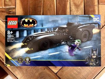 LEGO Batman 76224 - Batmobile: Batman vs. The Joker Chase beschikbaar voor biedingen