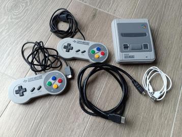 Super Nintendo Classic mini + controllers + kabels beschikbaar voor biedingen