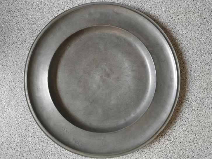 grote tinnen schotel 45 cm, Antiek en Kunst, Antiek | Tin, Ophalen of Verzenden