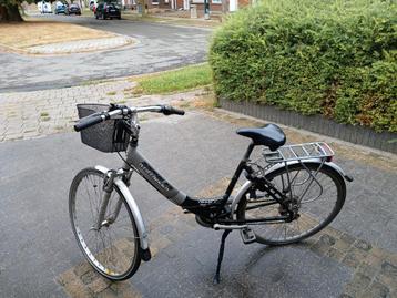 Damesfiets  beschikbaar voor biedingen