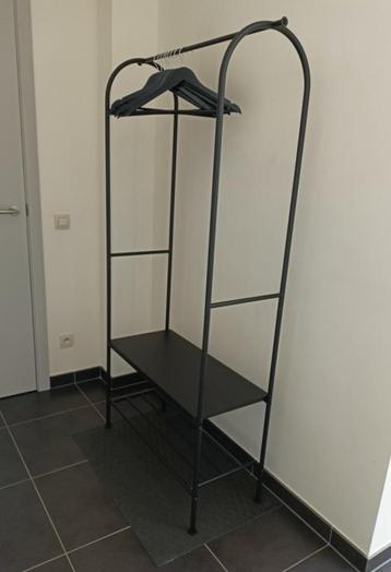 GRÅFJÄLLET IKEA Kledingrek met ruimte voor schoenen  beschikbaar voor biedingen
