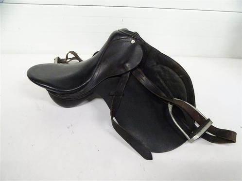 A5528 Dressur Zadel - 17,5 Inch, Dieren en Toebehoren, Paarden, M