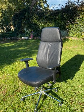 Staples Manager Cow Split Leather Bureaustoel - Ergonomisch beschikbaar voor biedingen