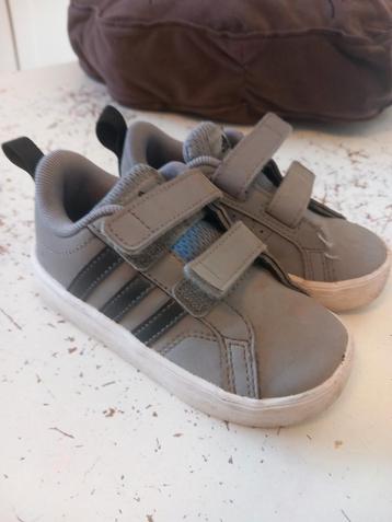 Adidas schoenen maat 23 beschikbaar voor biedingen