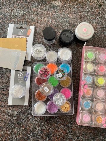 Nail art, kleurstalen nagels beschikbaar voor biedingen