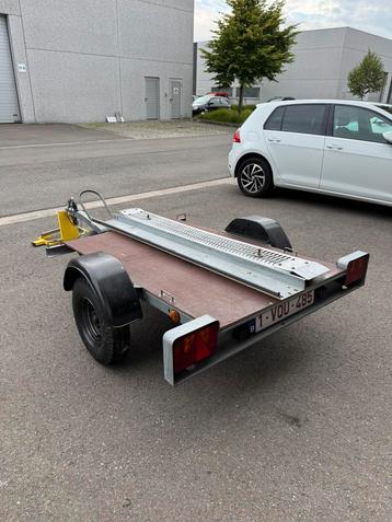 Te huur: Motoraanhanger voor 1 motor – €30/dag –Reg-Waarloos beschikbaar voor biedingen