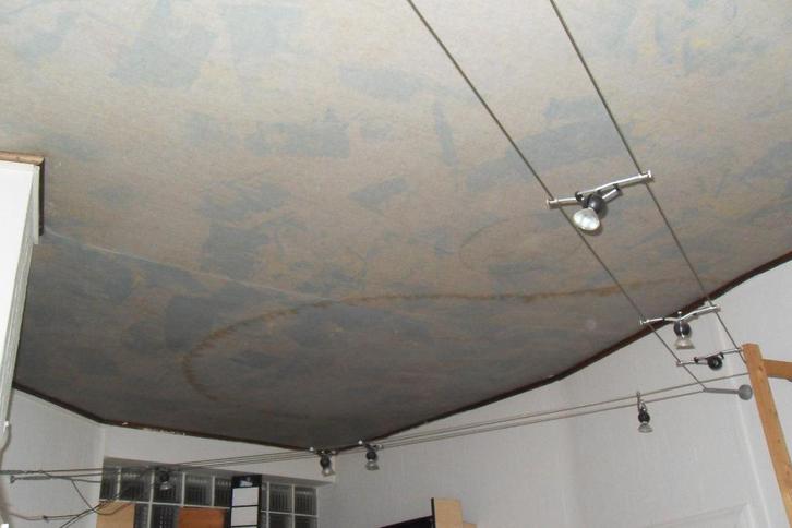 SPOT sur CABLES tendus, Maison & Meubles, Lampes | Spots, Utilisé, Métal ou Aluminium, Enlèvement ou Envoi