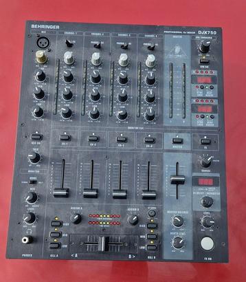  Behringher pro mixer DJX750. 