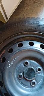 4 nieuwe winterbanden 175/75R15   84T, Ophalen, Zo goed als nieuw